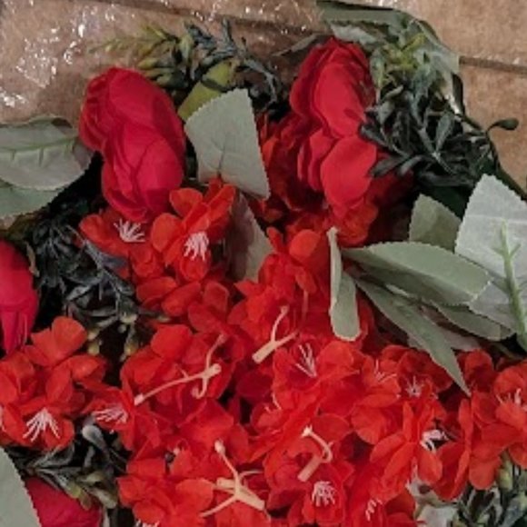 Rose Wreath - Picture 2 of 3